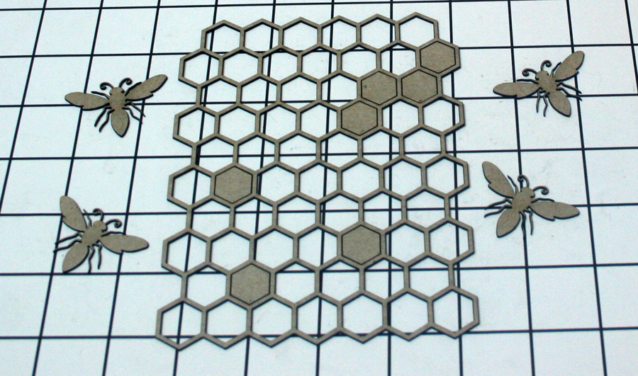 Honeycomb & Bees Medium - Click Image to Close